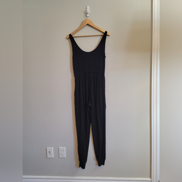 Ribbed Jumpsuit/Romper - Picture 3 of 4